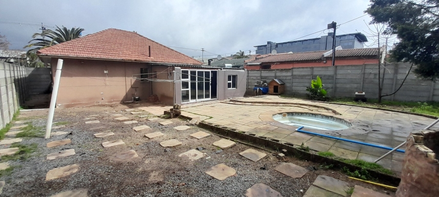 3 Bedroom Property for Sale in Oakdale Western Cape